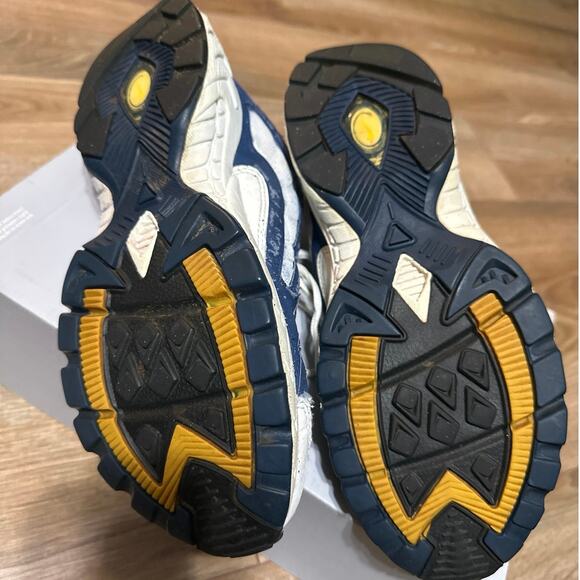 Vint. Nike Air running shoes white w/blue  Women’s 9.5￼#999709 see description - Picture 6 of 10